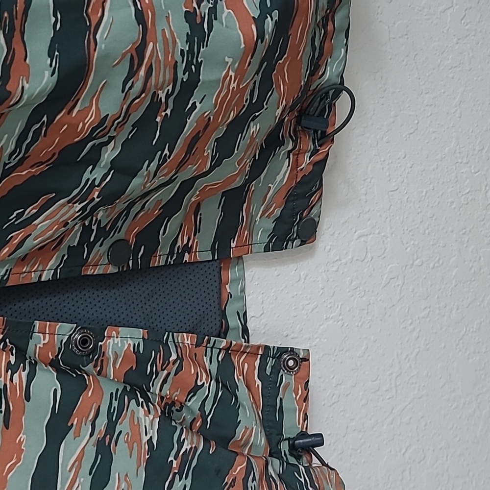 Fabletics Camouflage Patterned Jacket Size Large - image 2